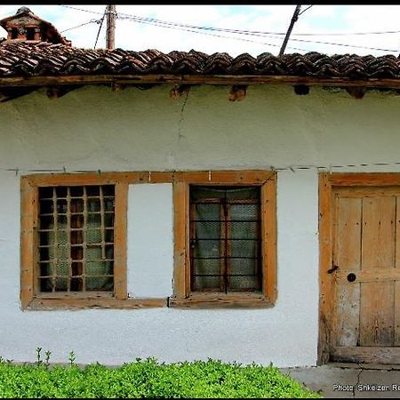 Bed and Breakfast Bujtina Zhaveli Gjakova Exterior foto